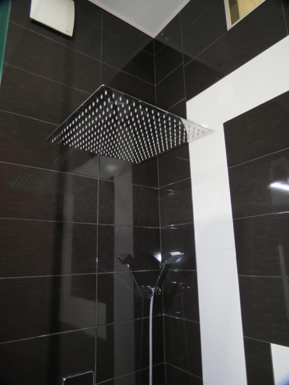 Three Rooms Apartment Tbilisi Buitenkant foto