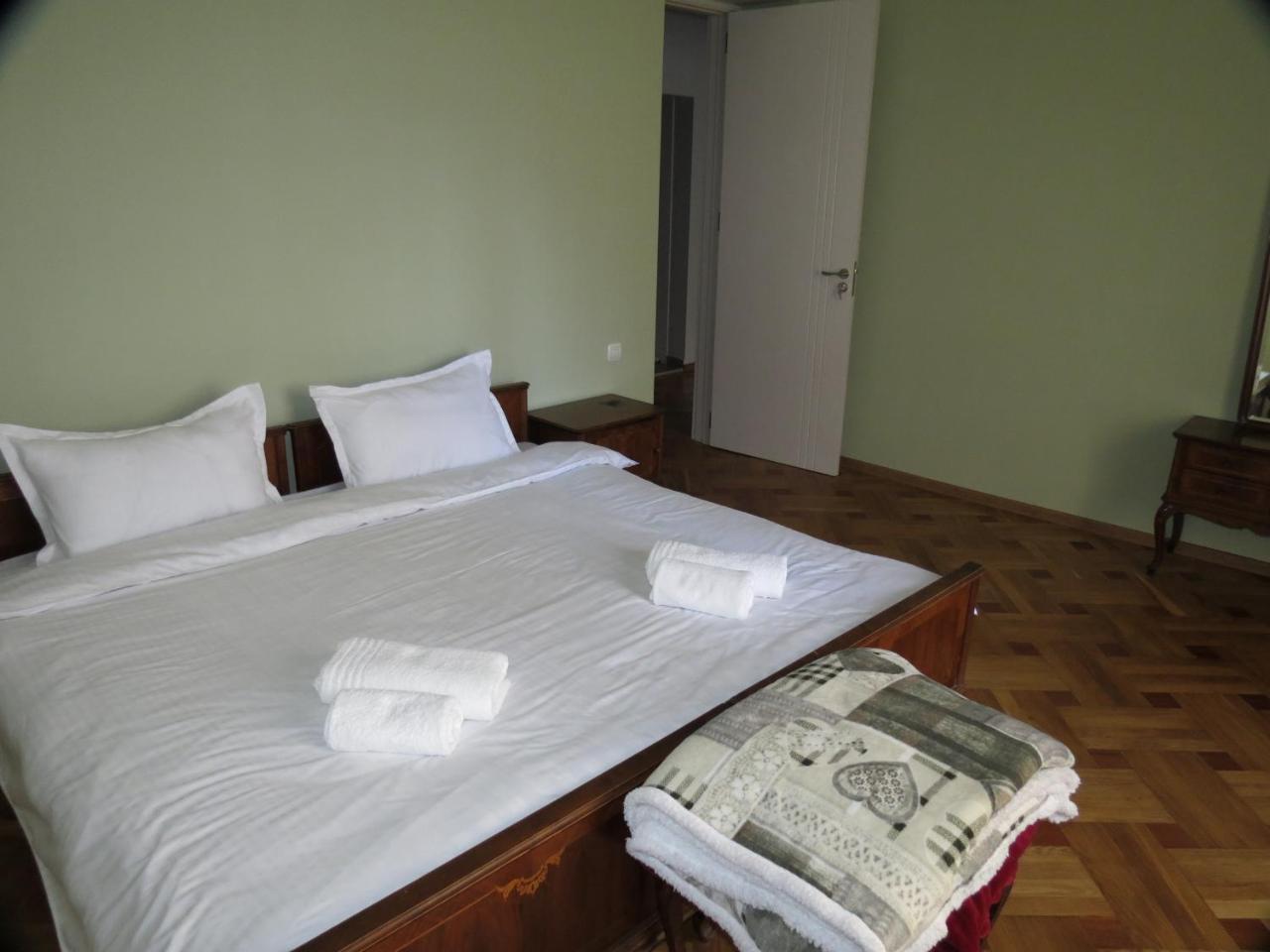 Three Rooms Apartment Tbilisi Buitenkant foto
